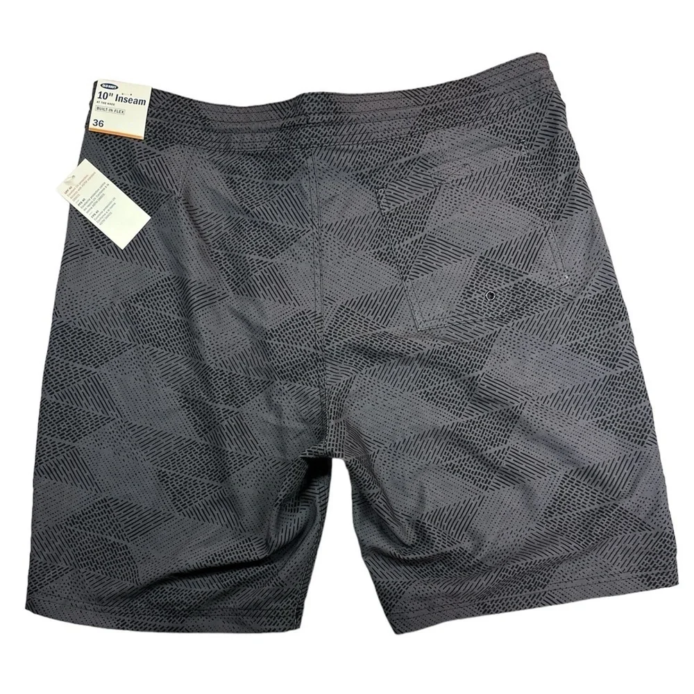 Old Navy California Deep Grey/Black Built-In Flex Board Shorts Swim NWT Size 36